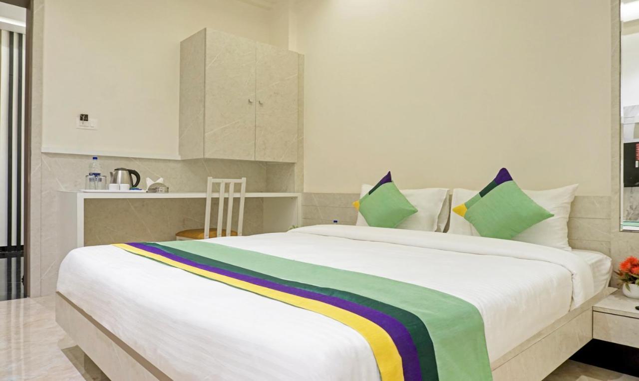 Treebo The Utsav, Nashik Hotel ภายนอก รูปภาพ