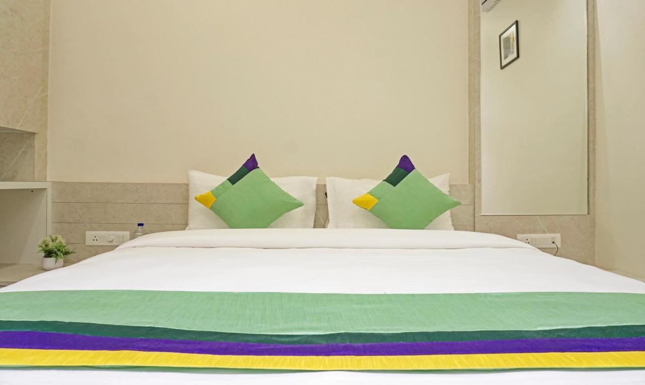 Treebo The Utsav, Nashik Hotel ภายนอก รูปภาพ