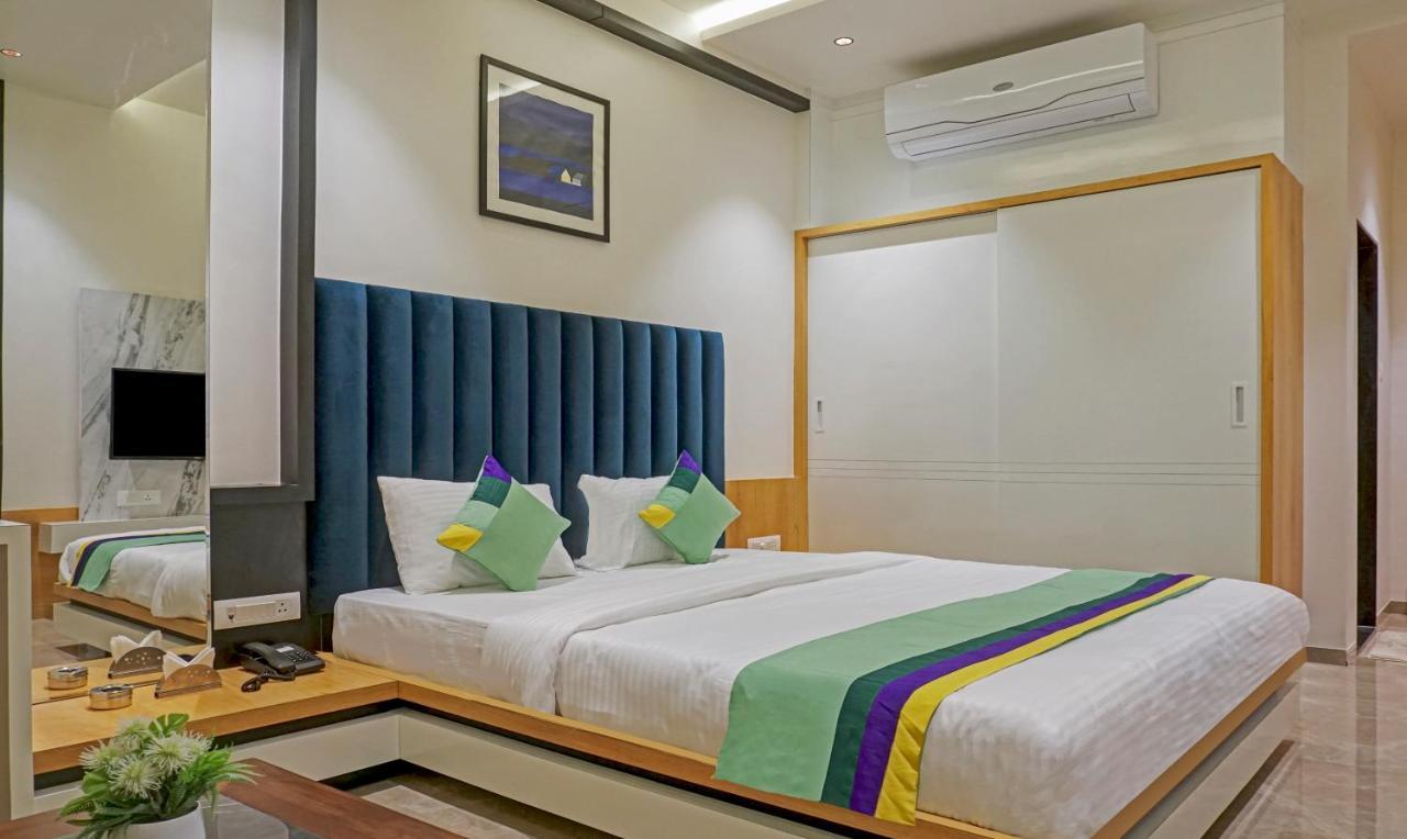 Treebo The Utsav, Nashik Hotel ภายนอก รูปภาพ