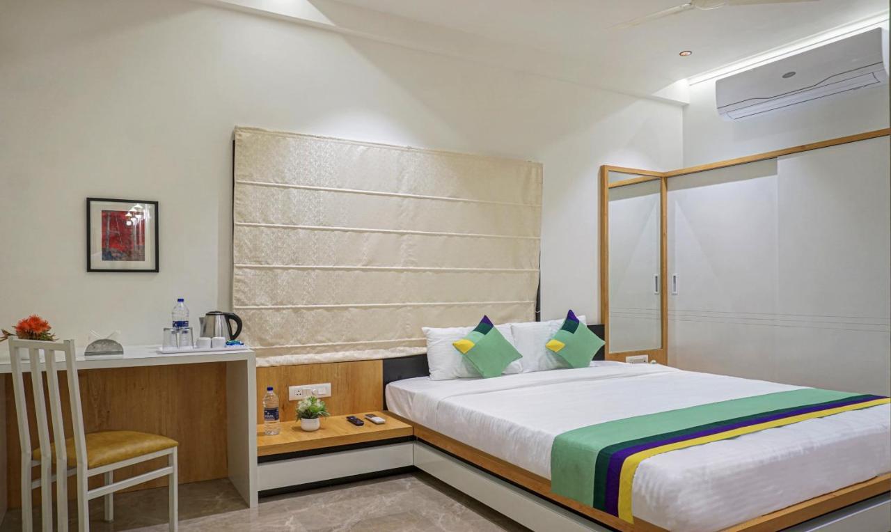 Treebo The Utsav, Nashik Hotel ภายนอก รูปภาพ